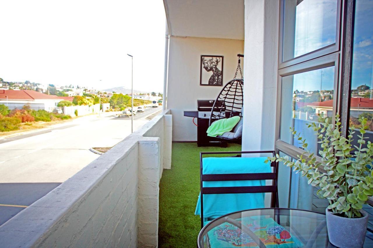 Madriko 23 - Spacious Midtown Langebaan Beach Apartment Esterno foto